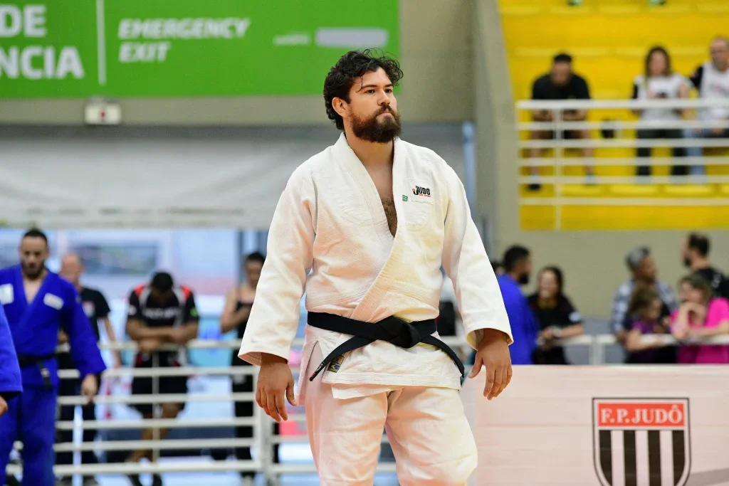 Juan Jimenez Alcança O Vice Campeonato No Campeonato Brasileiro De Veteranos E Kata 5