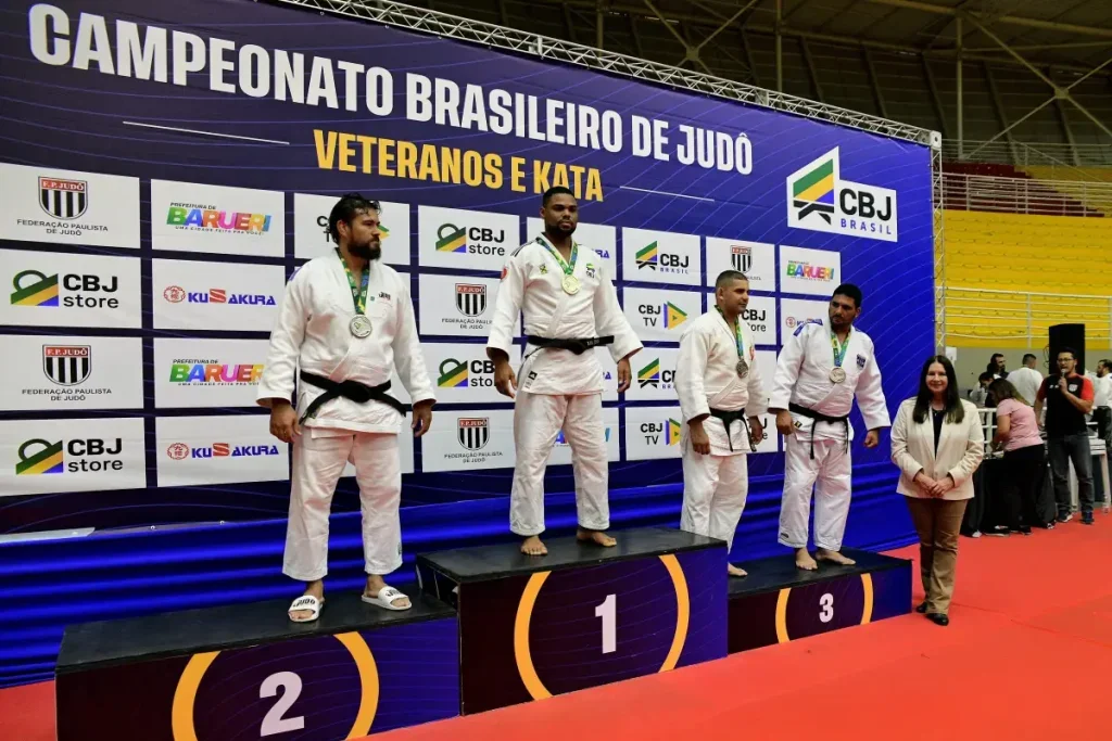 Juan Jimenez Alcança O Vice Campeonato No Campeonato Brasileiro De Veteranos E Kata 8