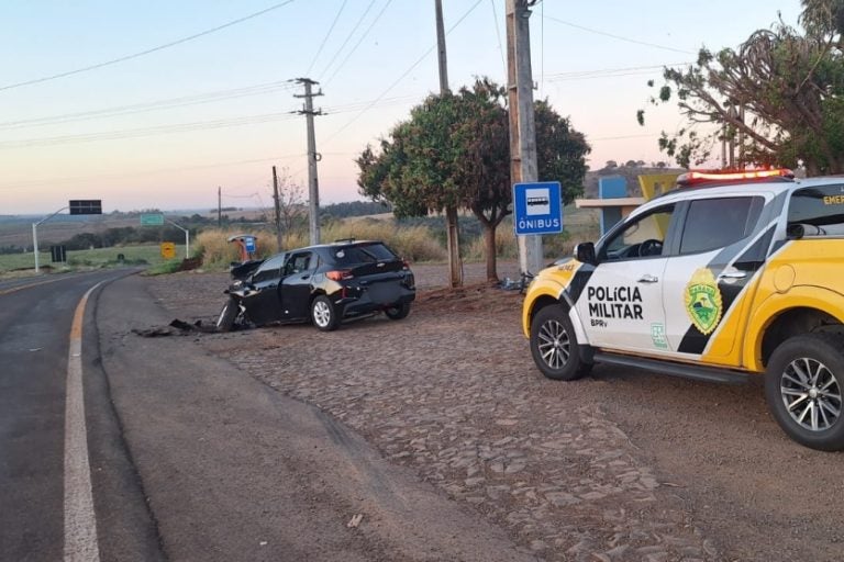 Motorista perde controle: Equipes da Polícia Civil e da Polícia Científica estiveram no local para apurar as causas do acidente.