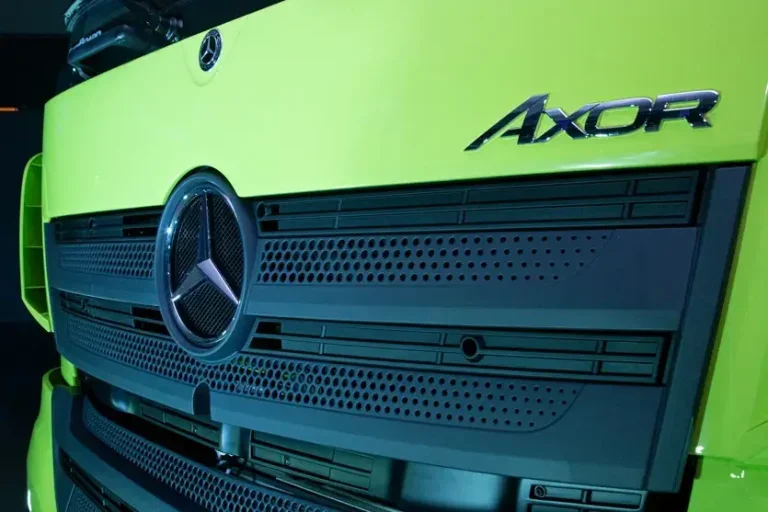 Novo Axor Mercedes Benz Relança Seu Gigante Com Mais Potência E Tecnologia