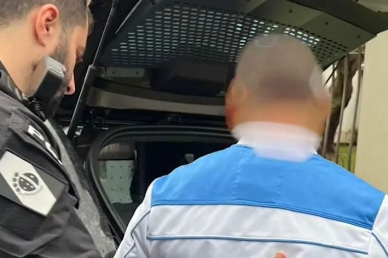 Padre preso: As apurações apontam que os abusos começaram ainda em 2010, quando o religioso era seminarista, e se estenderam ao longo dos anos.
