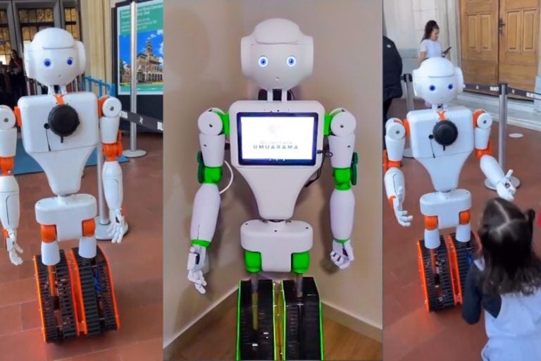 Robô Zag: O cronograma de visitação do TechnoPark inclui passeios pelo centro da cidade.