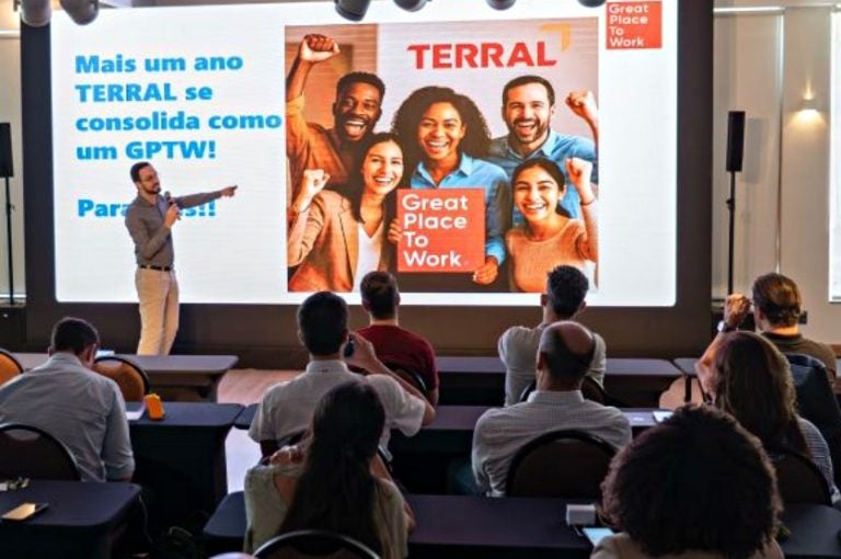 Umuarama Cauê Oliveira Palestra Sobre Como Liderar No Trabalho