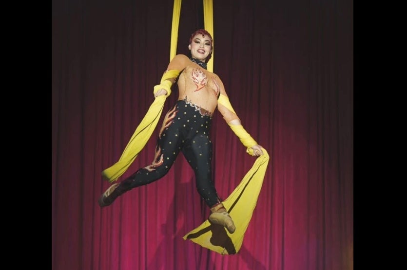 Umuarama Circo Apresenta Acrobacias, Personagens E Palhaços (1)