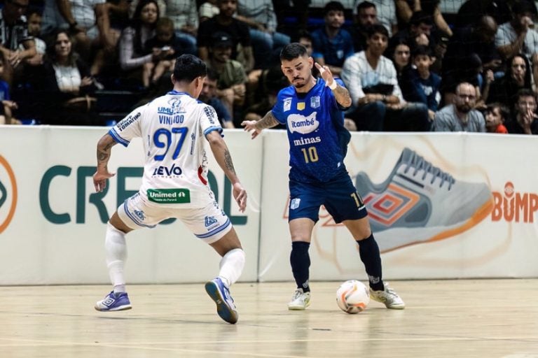 Umuarama perde para Minas: O duelo foi marcado por equilíbrio no início, mas o time mineiro aproveitou melhor as oportunidades.