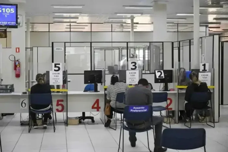 Vagas de trabalho: as vagas são voltadas para profissionais com diferentes níveis de escolaridade.