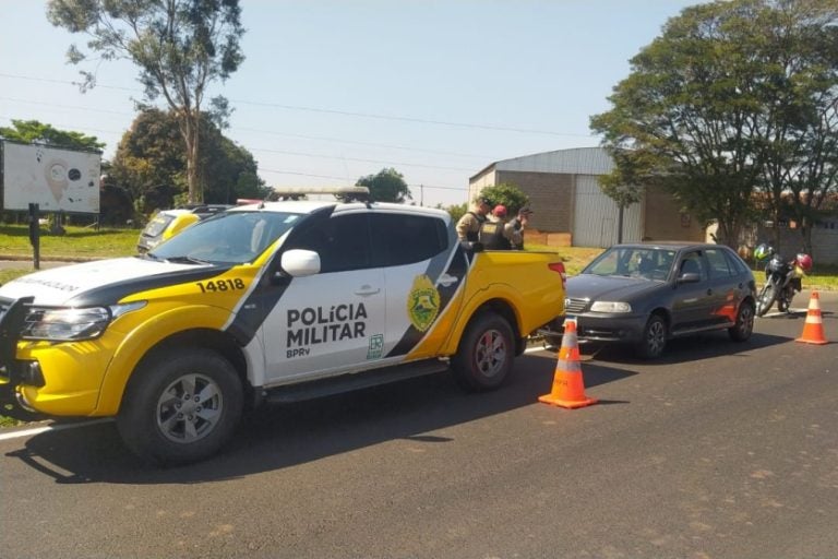 Mulher fica ferida na PR-082 após colisão entre moto e carro