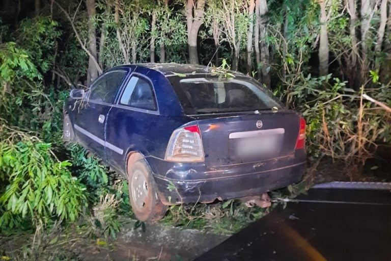 Saída de pista em Moreira Sales deixa condutor com ferimentos