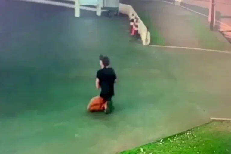 Esfaqueado No Trânsito