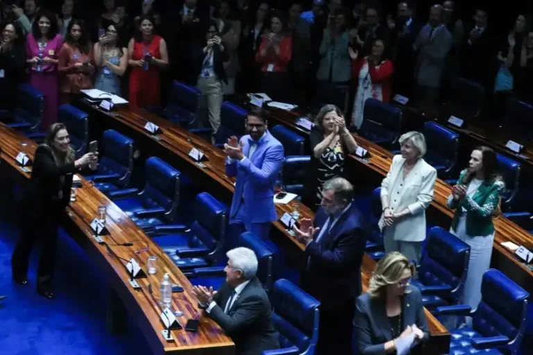 Projeto contra adultização de crianças é aprovado no Senado.