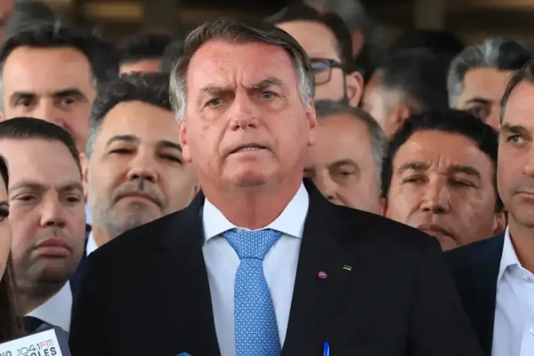 PGR envia ao STF pedido de reforço de policiamento perto da casa de Bolsonaro