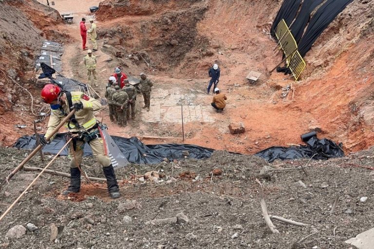 Explosão em Quatro Barras: trabalhos seguem com a identificação das vítimas.