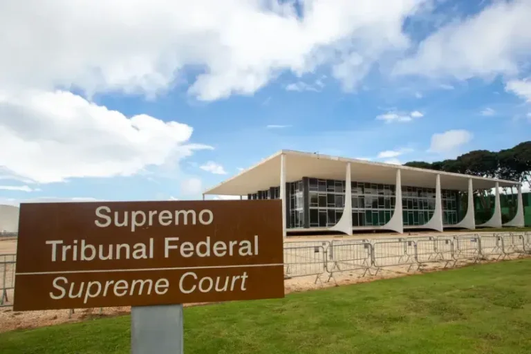 Base do governo na Câmara pede ao STF suspensão da PEC da Blindagem.