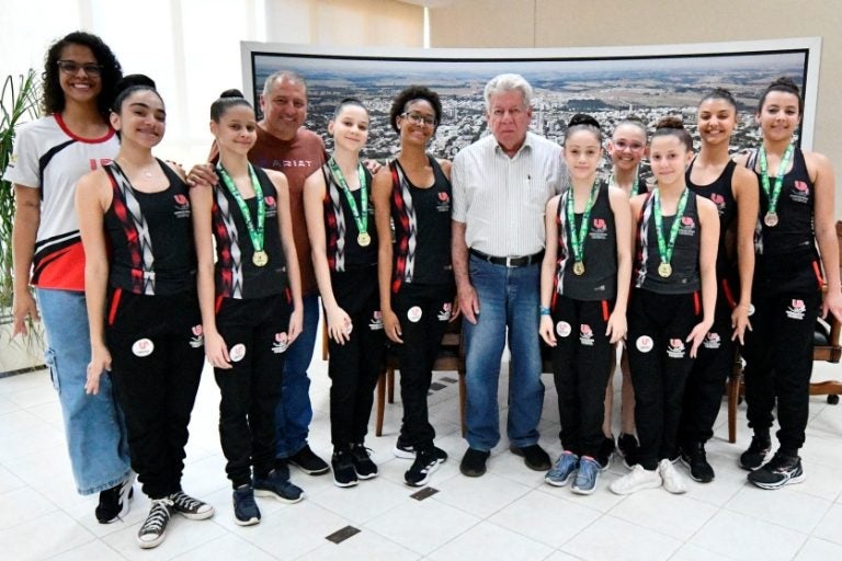 Ginastas de Umuarama conquistam pódio de competição em Florianópolis.