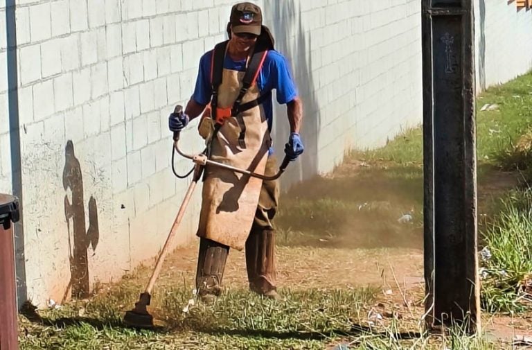 Acesf Amplia Limpeza E Manutenção De Cemitérios De Umuarama (2)
