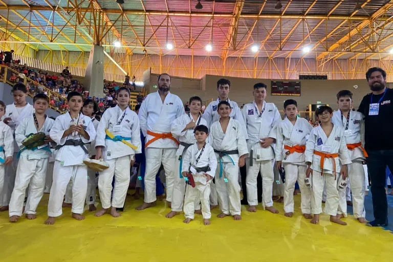Atletas Da Associação De Judô Juan Jimenez Brilham Em Torneio Regional Em Paranavaí