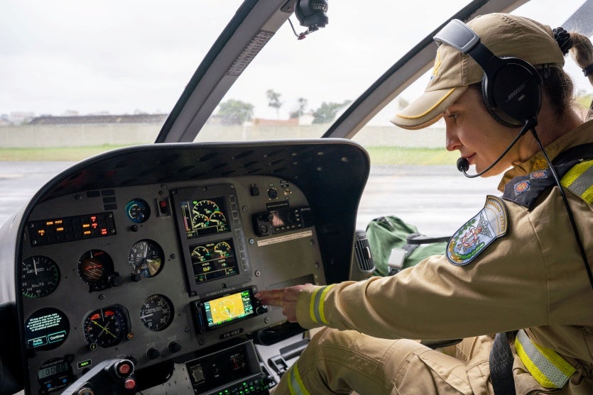 Corpo De Bombeiros Tem Primeira Mulher Piloto De Helicóptero (2)