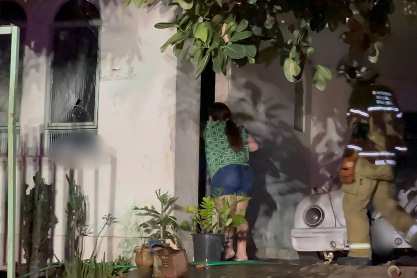 Homem Apanha Ao Tentar Roubar Tv, Volta E Ateia Fogo Na Casa (5)