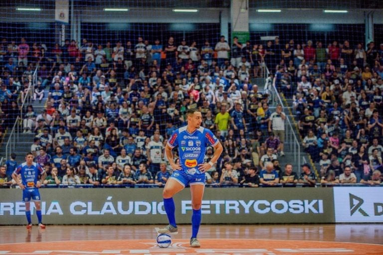 Umuarama perde por 1 a 0 para o Pato Branco na Arena Cláudio Petrycoski