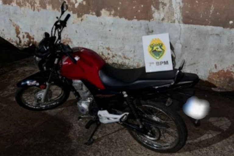 Moto irregular é apreendida em Mariluz durante operação.