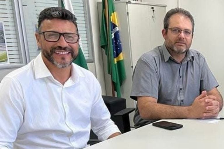 Justiça cassa mandatos: magistrado apontou distribuição de bebidas alcoólicas a eleitores durante campanha.