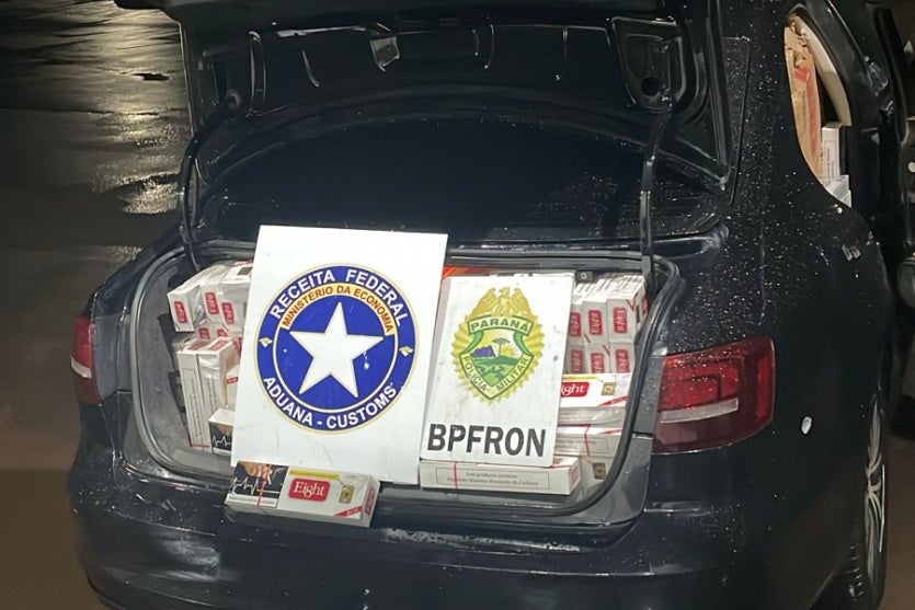 Pr 323 Bpfron Apreende Veículo Com 1.600 Pacotes De Cigarros (2)