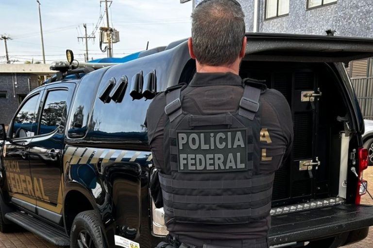 Polícia Federal de Guaíra: Após a prisão, os indivíduos foram encaminhados ao sistema prisional local, onde permanecem à disposição da Justiça.