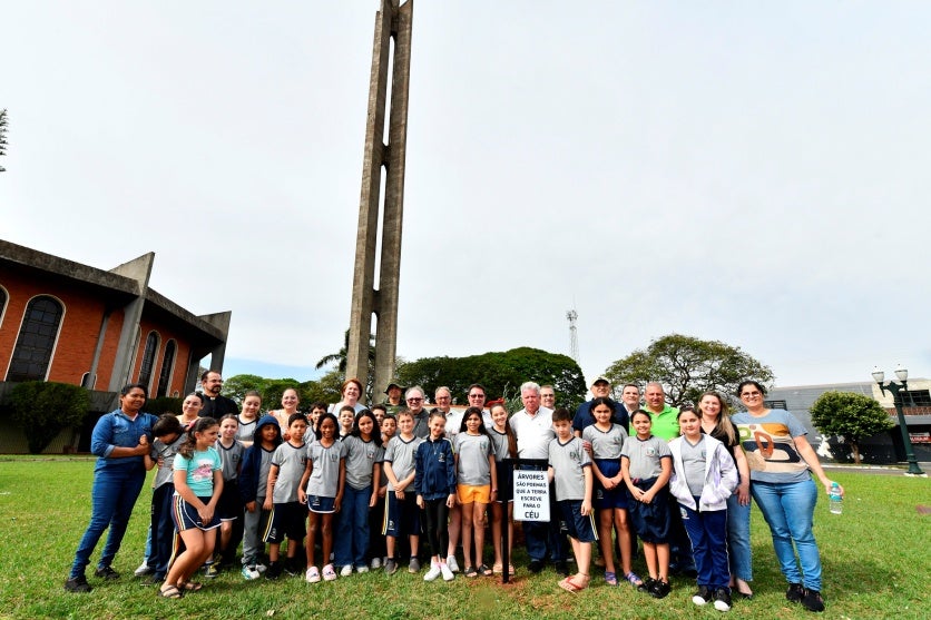 Projeto Ambiental Faz Plantio De Oliveiras Na Praça Da Catedral (5)