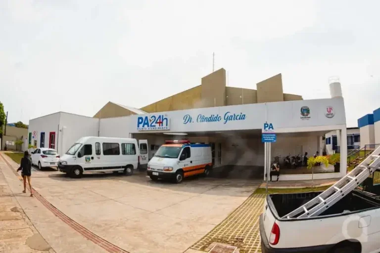 Adolescentes de 17 anos ficam feridas em colisão com SW4 em Umuarama