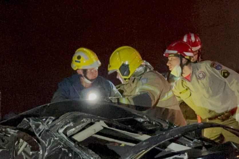 Umuarama Condutor Fica Ferido Após Colisão Em Muro De Empresa (2)