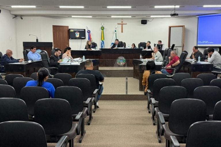 Vereadores De Umuarama Votam 16 Projetos Na 1ª Sessão Do Mês