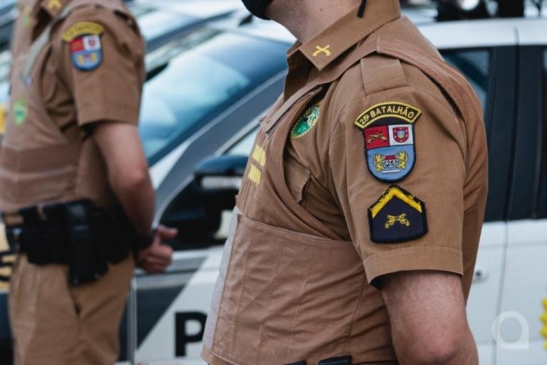 Via Telefone, Policiais Ajudam Pais A Desengasgar Criança De 1 Ano