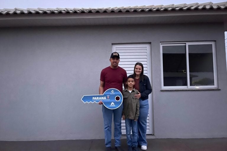 37 famílias de Rancho Alegre D'Oeste conquistam casa própria pelo Casa Fácil Paraná