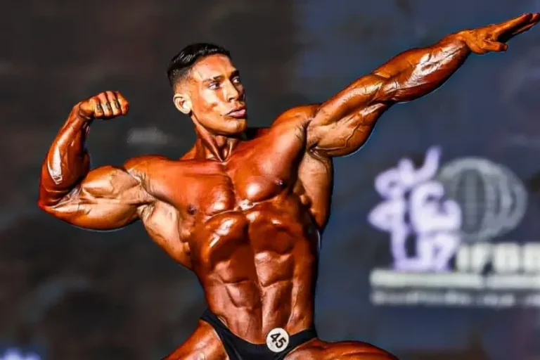Brasileiro Ramon Dino é o campeão inédito do Mr. Olympia 2025.