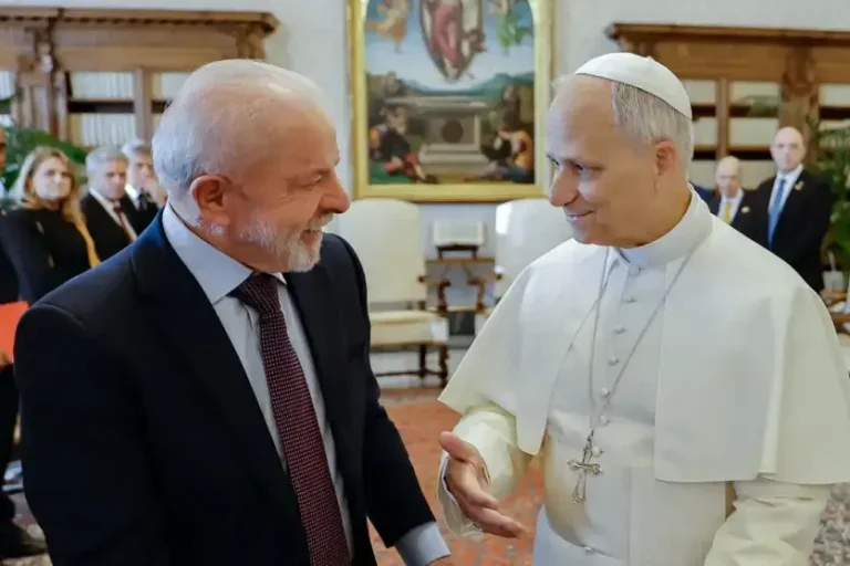 Lula e papa Leão XIV se reúnem pela primeira vez no Vaticano
