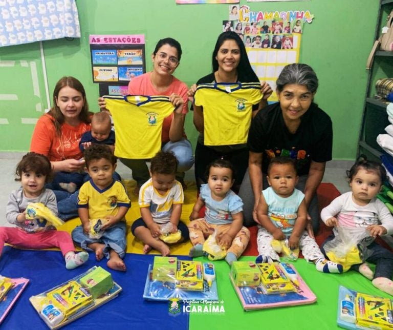 Alunos E Professores Recebem Kits Escolar (2)