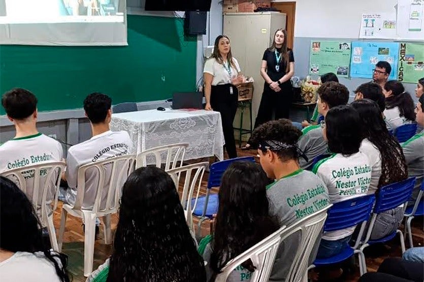 Colégio De Pérola Sedia Palestra Sobre Finanças No Sicoob Arenito (1)