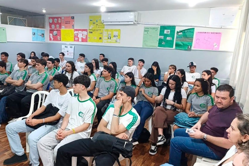 Colégio De Pérola Sedia Palestra Sobre Finanças No Sicoob Arenito (2)