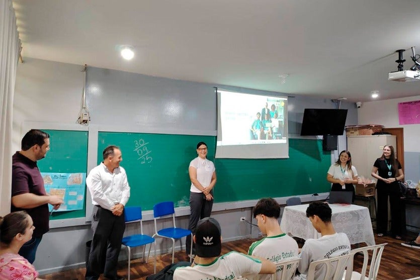 Colégio De Pérola Sedia Palestra Sobre Finanças No Sicoob Arenito (5)