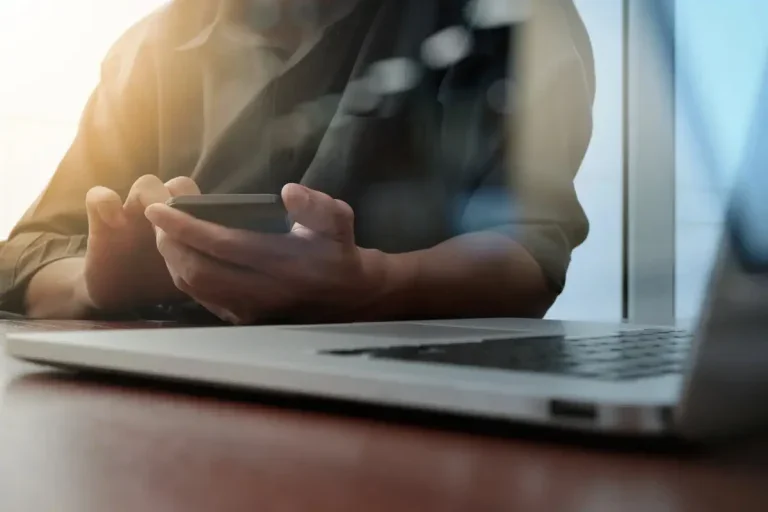 Como é Que Os Telemóveis Se Tornaram A Principal Ferramenta De Trabalho
