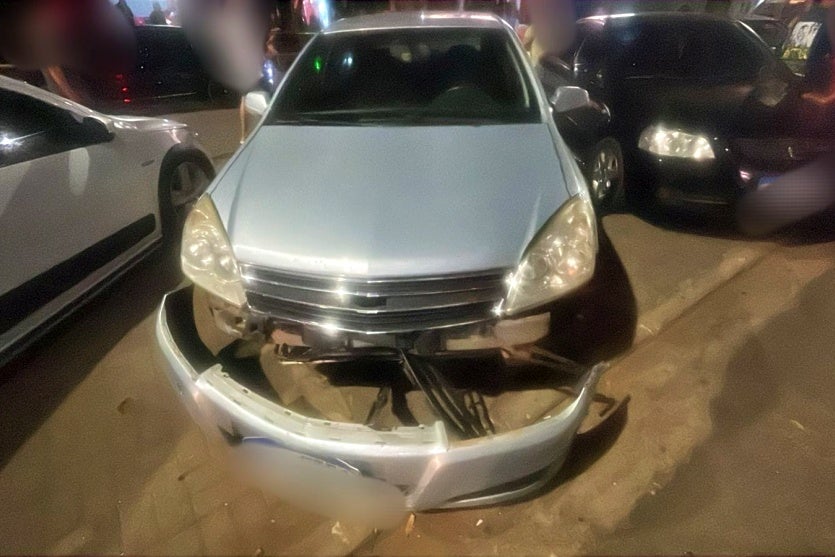 Douradina Motociclista Sem Cnh Bate Em 3 Veículos Estacionados (4)