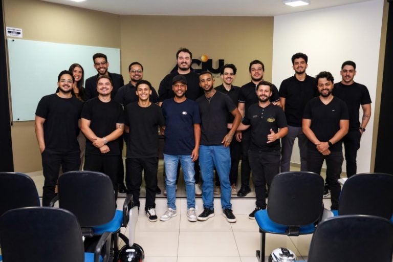 Aciu inicia implantação do Núcleo de Barbearias em Umuarama