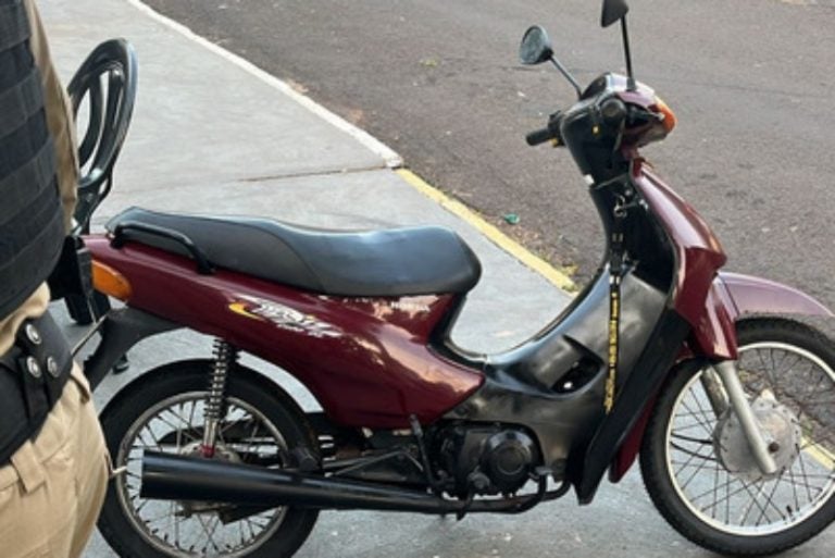 Homem é detido após furtar moto durante suposta compra em Umuarama.