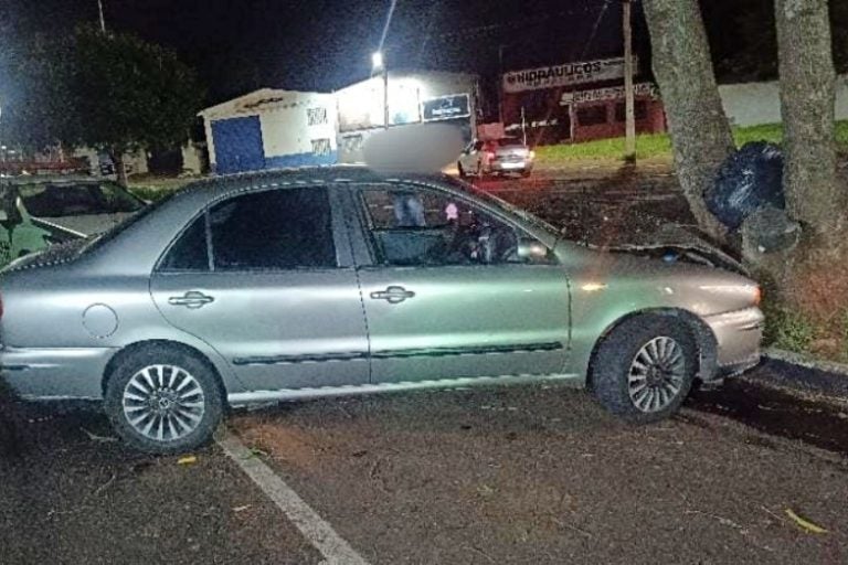 Jovem Fica Ferido Após Colisão Contra árvore Na Avenida Guanabara (1)