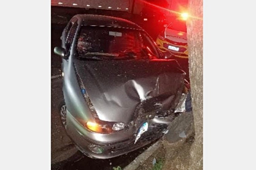 Jovem Fica Ferido Após Colisão Contra árvore Na Avenida Guanabara (2)