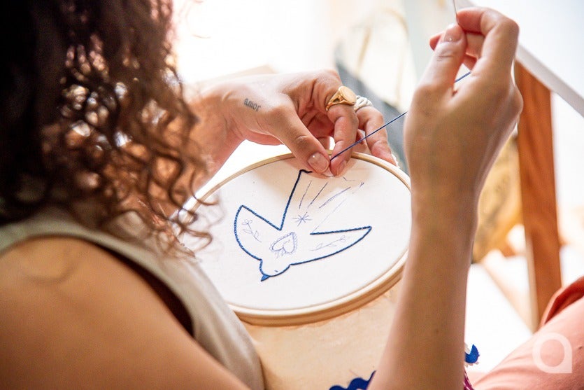 Jovem Transforma Paixão Pelo bordado em Profissão (29)