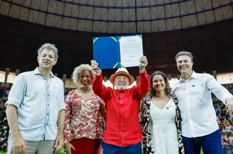 Lula Anuncia Recursos De R$ 108 Milhões Para Cursinhos Populares