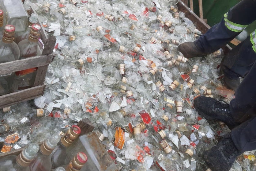 Metanol Pcpr Destrói 300 Mil Garrafas De Bebidas Irregulares (2)