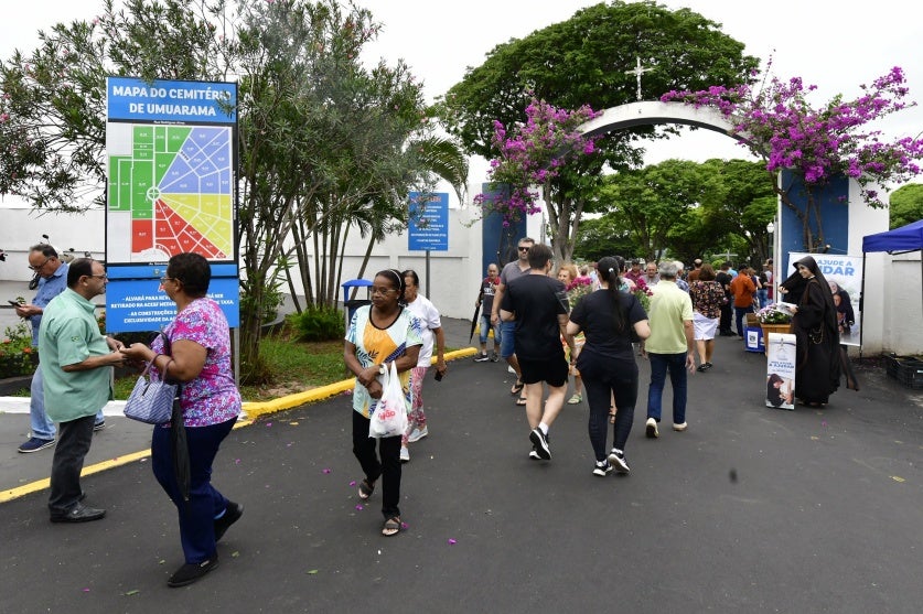 Missa Do Dia De Finados Terá Início 9h No Cemitério De Umuarama (2)