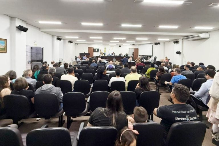 Câmara aprova 4 propostas em sessão ordinária; Guirão participa pela primeira vez após posse.